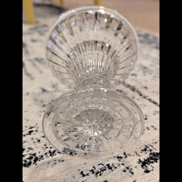 Beautiful Elegant Crystal Candlestick Holder-Great Condition. 5.75in Tall - Picture 4 of 7